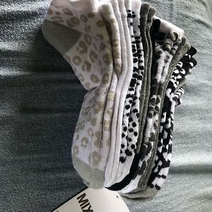 Womens animal print socks (10 pair)
